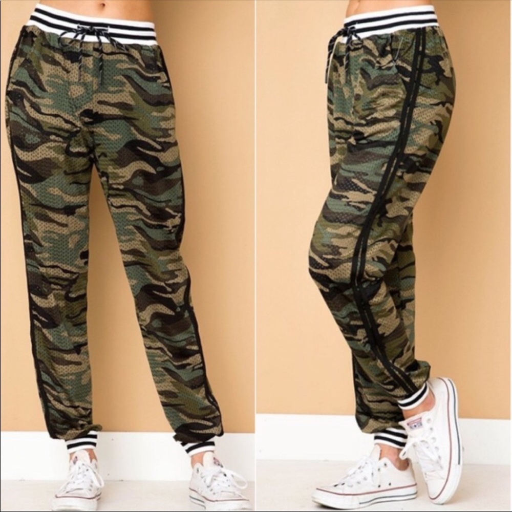 NEW! ! LAST ONE ! CAMO JOGGERS - Picture 2 of 4